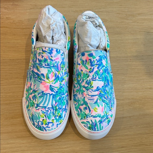 Lilly Pulitzer Vibrant Floral Canvas Slip-Ons NWT - Picture 2 of 5